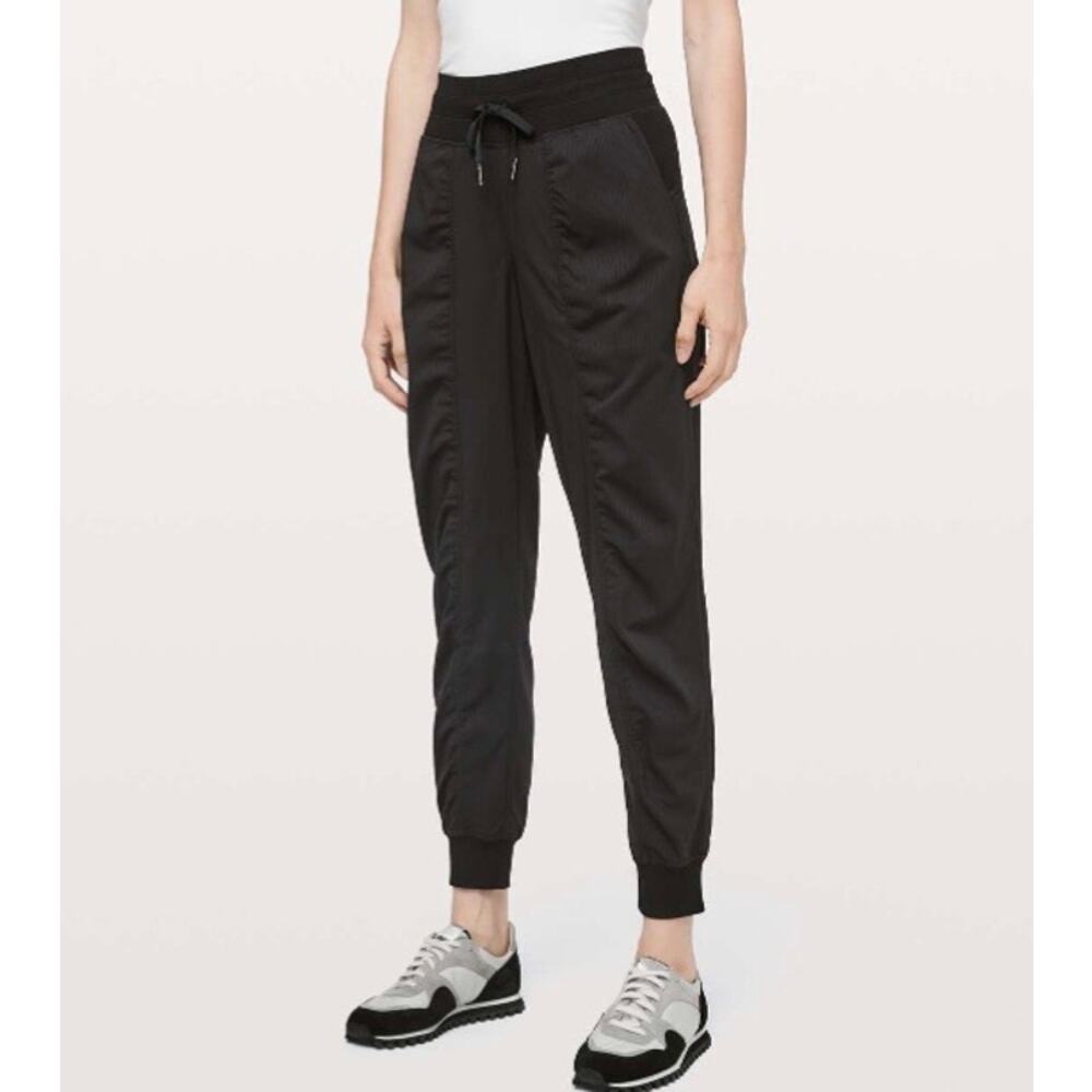 Lululemon Sz 4 Dance Studio Jogger *29" Black Light Flaw